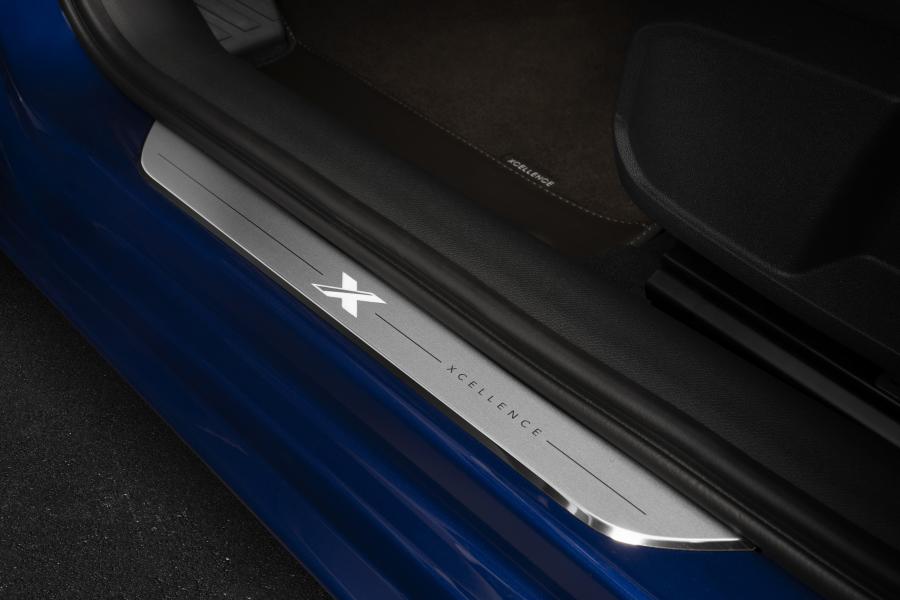 Детали интерьера Seat Leon Sportstourer Xcellence 2020 года  (WW) (фото 7 из 34)